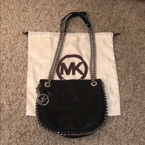 100% Authentic Michael Kors Chelsea blk Crossbody